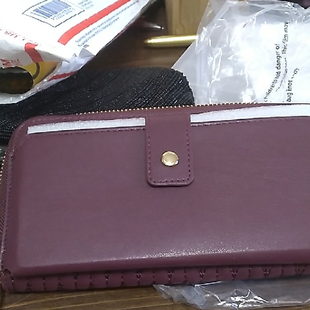Deep Burgundy Quilted Wallet - Picture 4 of 4